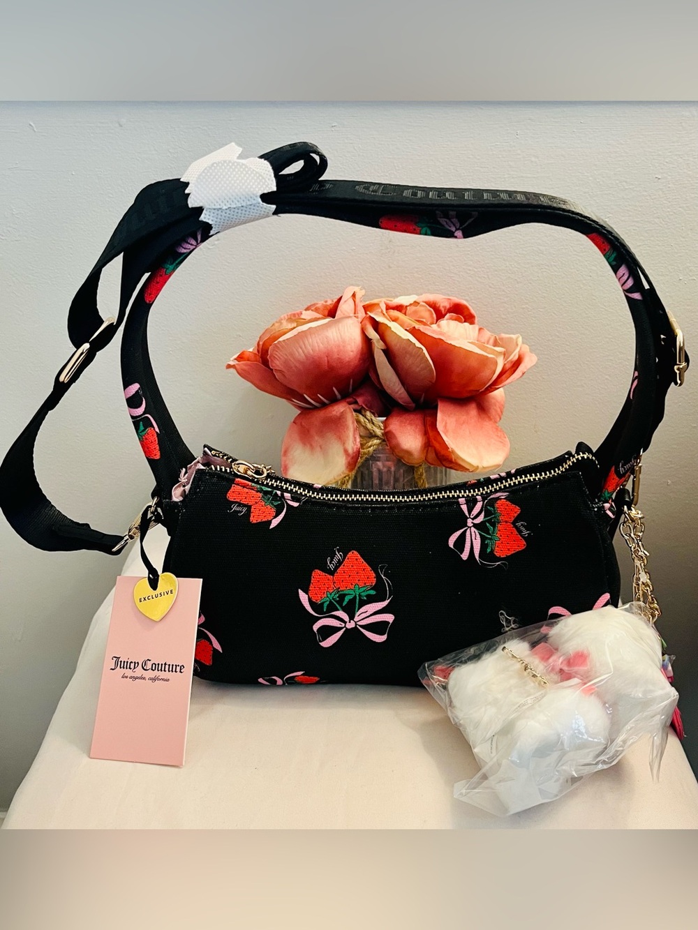 JUICY COUTURE NWT STRAWBERRY FESTIVAL SHOULDER/CROSSBODY BAG WITH DOG CHARM